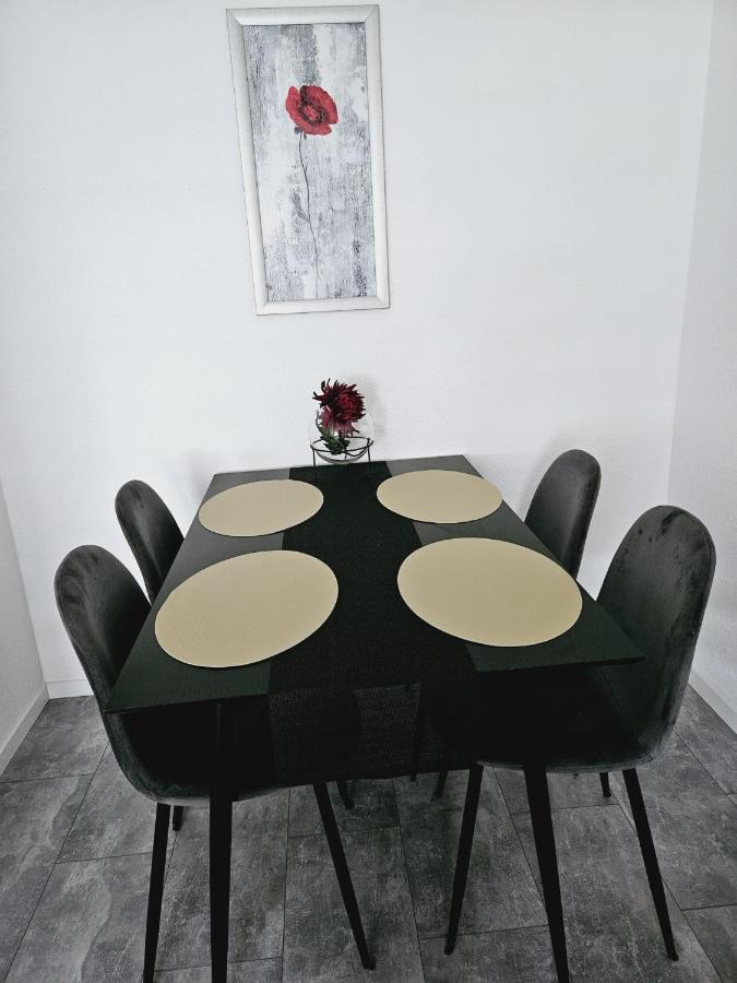 Weinstadt Monteurwohnnung Ferienwohnung Luaran gambar
