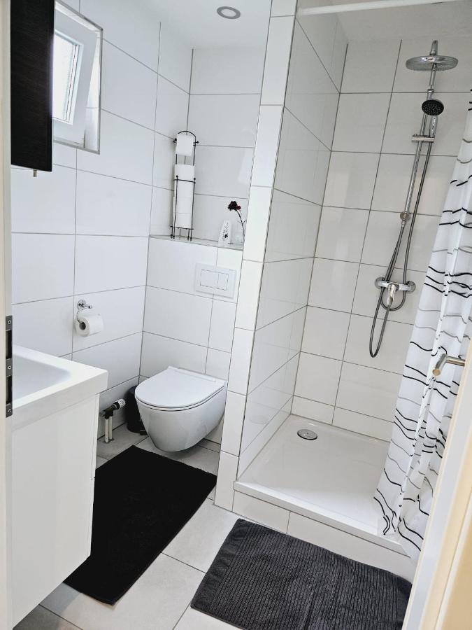 Weinstadt Monteurwohnnung Ferienwohnung Luaran gambar
